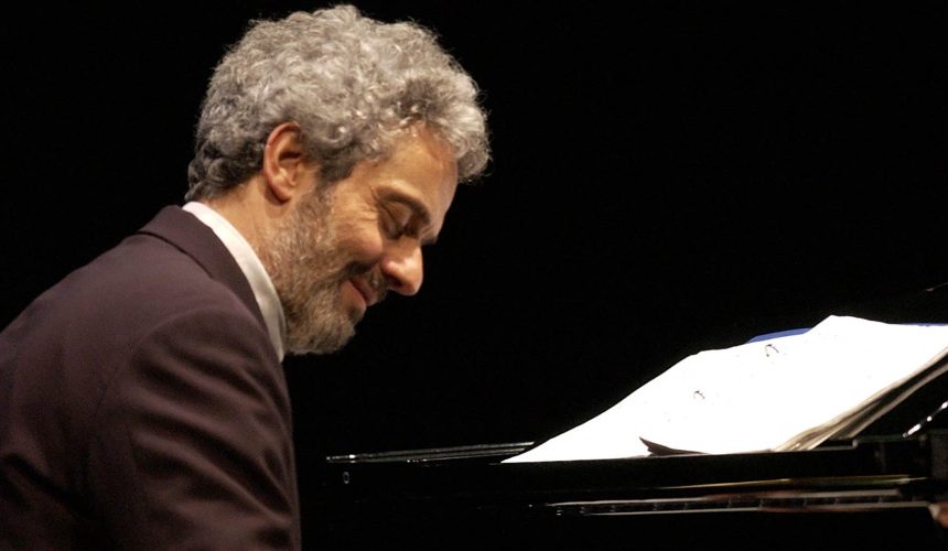 Nicola Piovani dirige l’Orchestra del Maggio Musicale Fiorentino Nicola Piovani dirige l’Orchestra del Maggio Musicale Fiorentino