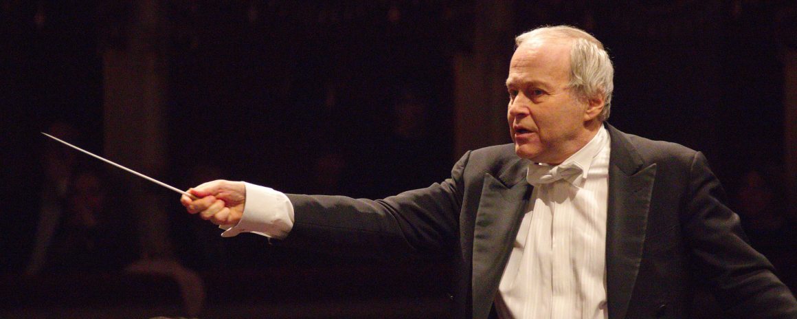 Ádám Fischer conducts the Orchestra del Maggio in a programme dedicated to Mozart and Haydn Ádám Fischer conducts the Orchestra del Maggio in a programme dedicated to Mozart and Haydn